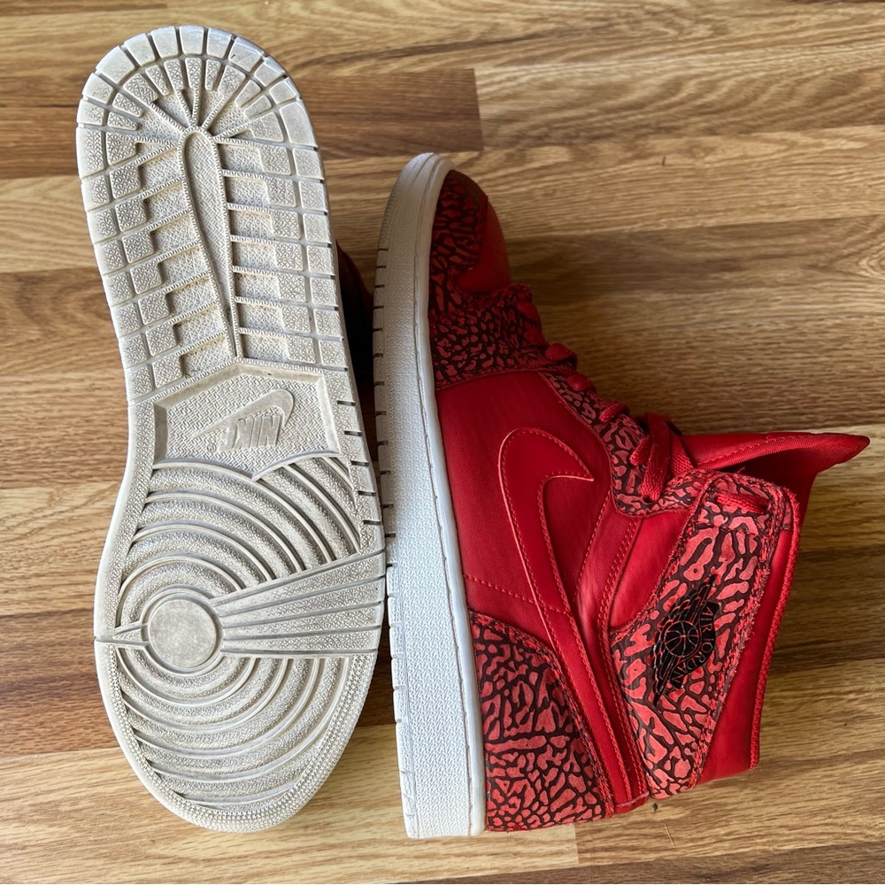 2015 AirJordan 1 Retro High Red Elephant Print sneakers 839115-600 - Picture 12 of 13